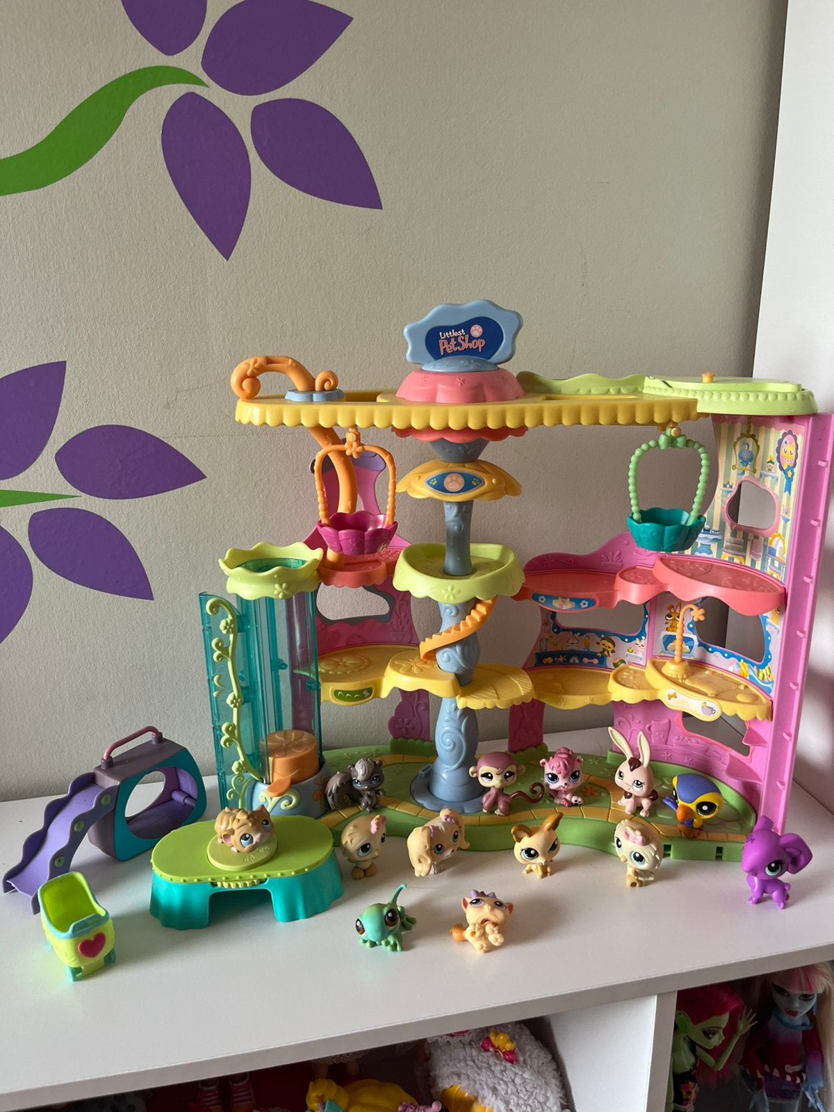 La plus petite maison de jeu par magasin avec 12 poupées, Enlèvement ou Envoi, Comme neuf