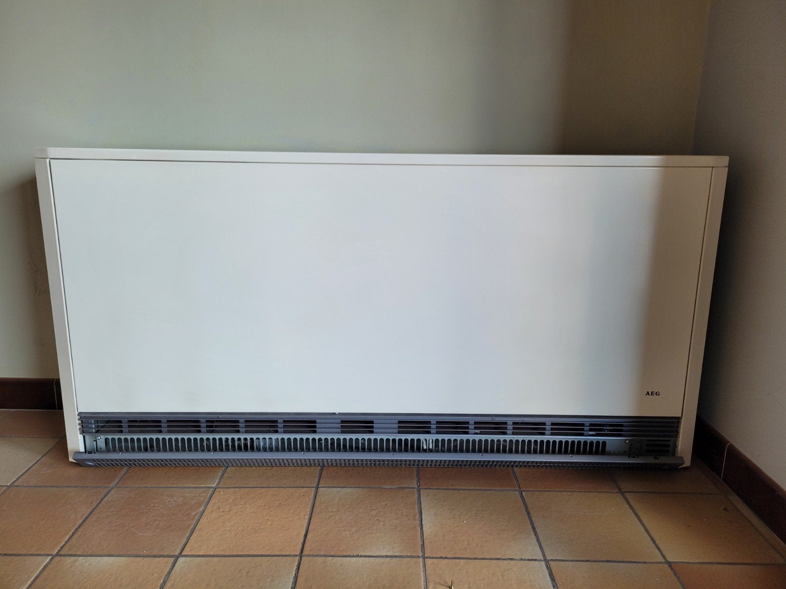 Chauffage électrique AEG WSP 6010, Bricolage & Construction, Enlèvement, 60 à 150 cm, Radiateur, 30 à 80 cm