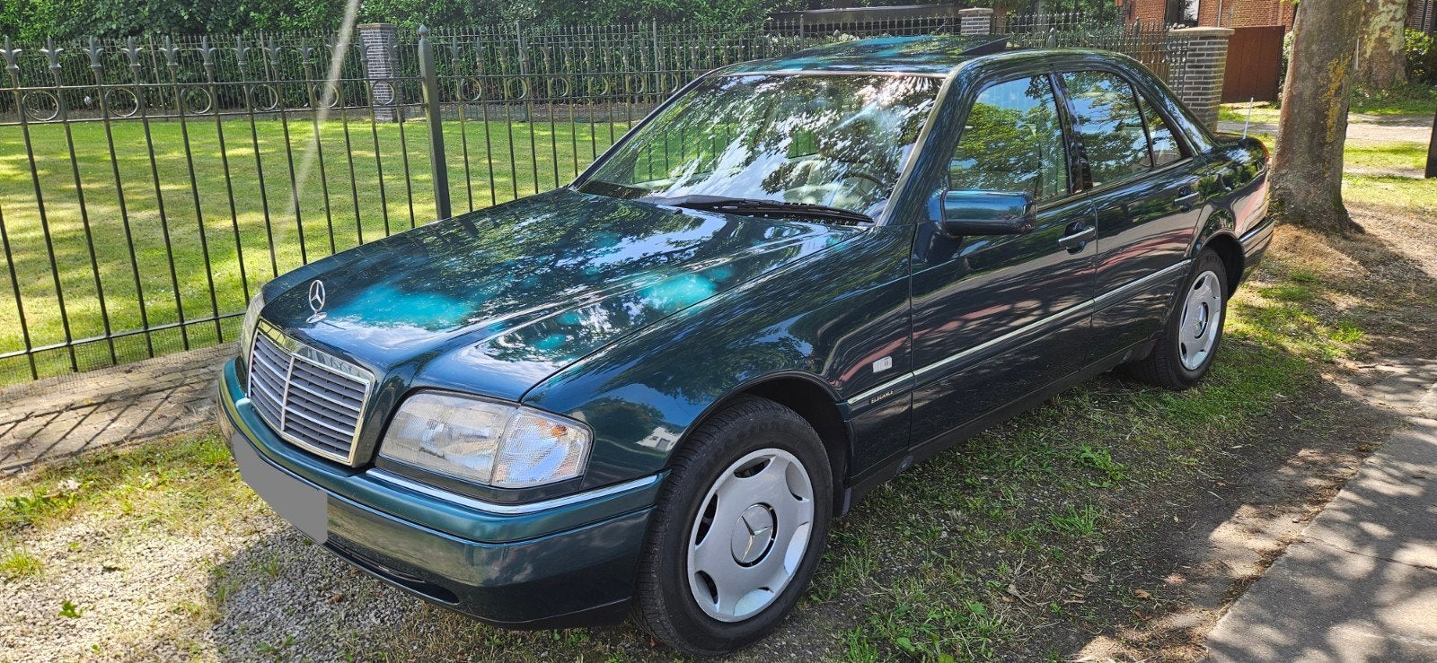 Mercedes C200 Essence, Oldtimer., Cuir, Entretenue par le concessionnaire, 5 places, Particulier