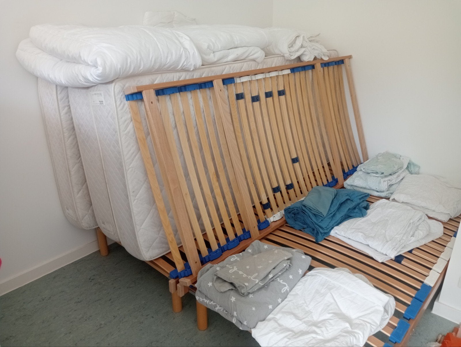 3 lits... édredons, sous draps