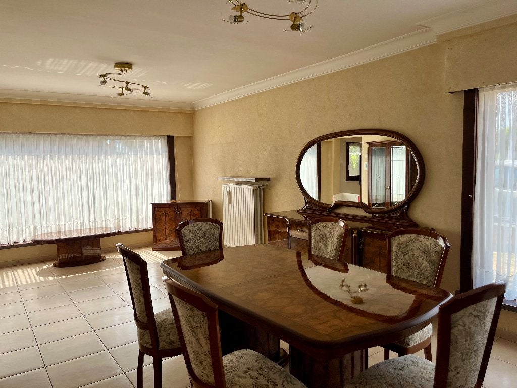Eet- en slaapkamer, Ophalen, Gebruikt