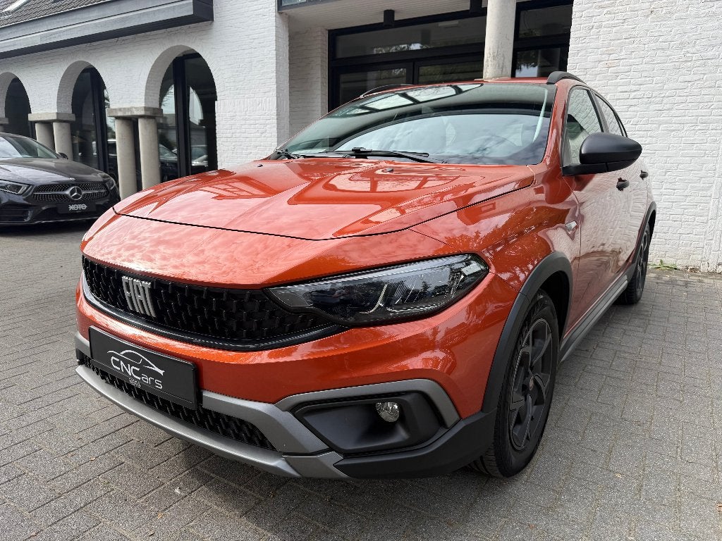 Fiat Tipo SW Cross, Autos, Rouge, Ordinateur de bord, Euro 6, Entreprise