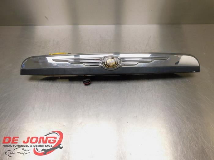 Poignée hayon d'un Chrysler Voyager, 3 mois de garantie, Utilisé, -, -