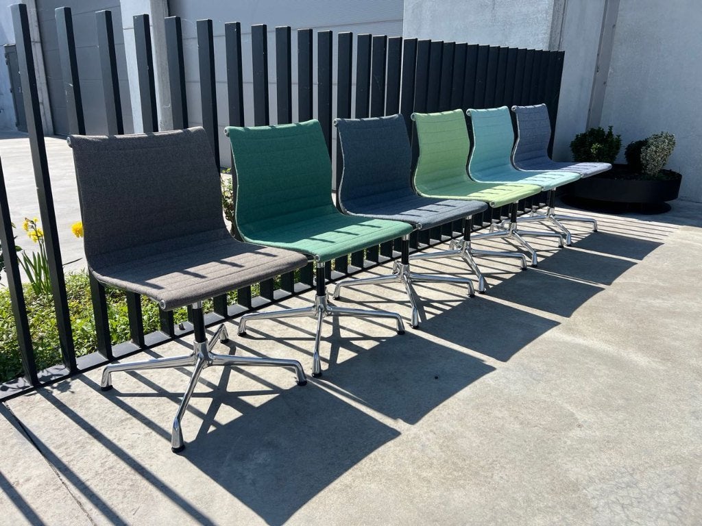 Vitra Eames EA101 hopsak stoelen, Huis en Inrichting, Design, Ophalen of Verzenden, Zo goed als nieuw, Metaal