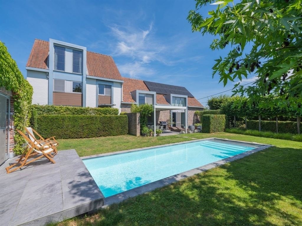 Unieke karakterhoeve met loftsfeer, zwembad & poolhouse, 51878 kWh/jaar, 395 m², 139 kWh/m²/jaar, 500 tot 1000 m²
