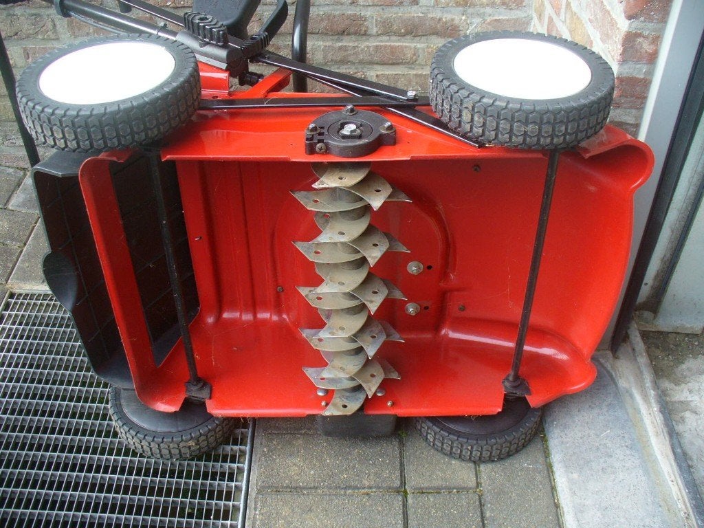 Verticuteermachine HVC S-390-E, Enlèvement, Comme neuf