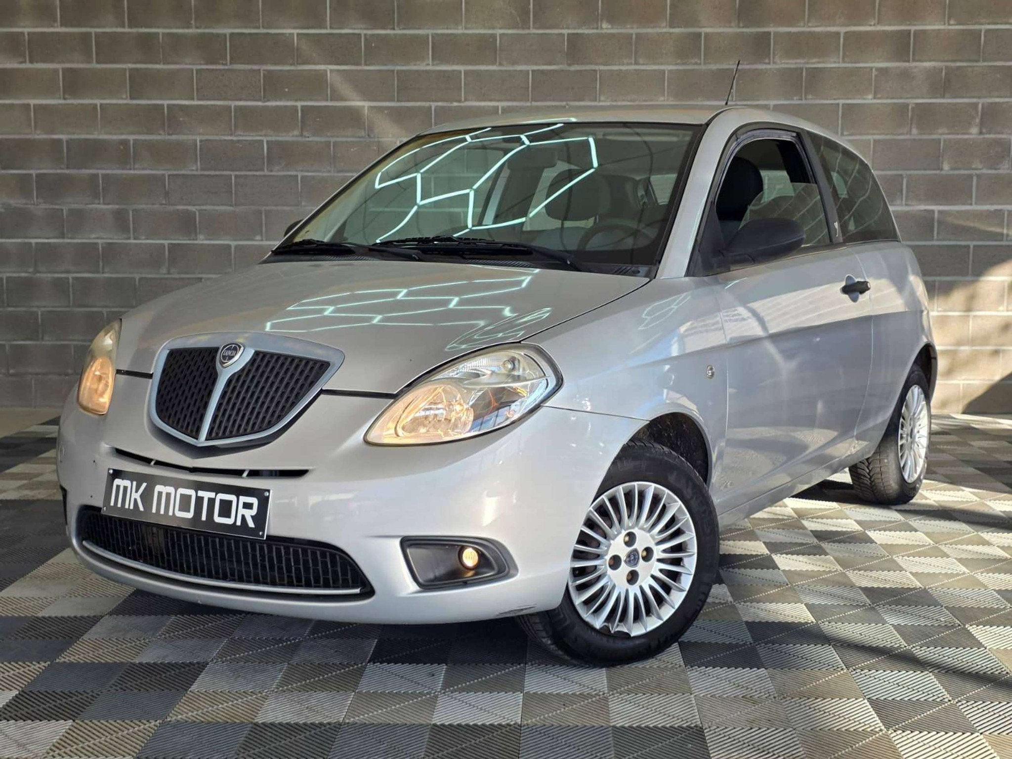Lancia Ypsilon 🟢1.2 ESSENCE 60CV (bj 2009), Auto's, Lancia, Voorwielaandrijving, 4 zetels, Stof, 1242 cc