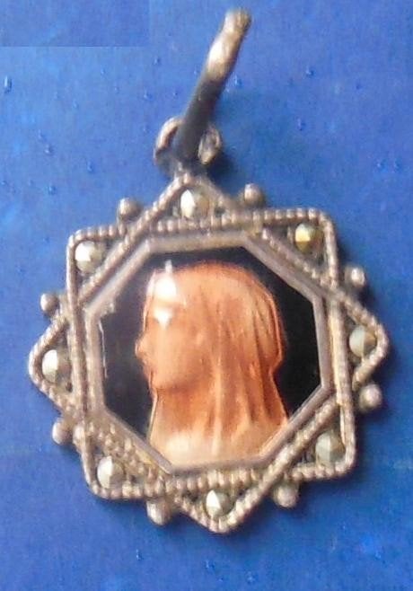Petit médaillon vierge monté sur argent petits brillants, Collections, Religion, Envoi, Utilisé, Bijoux, Christianisme | Catholique