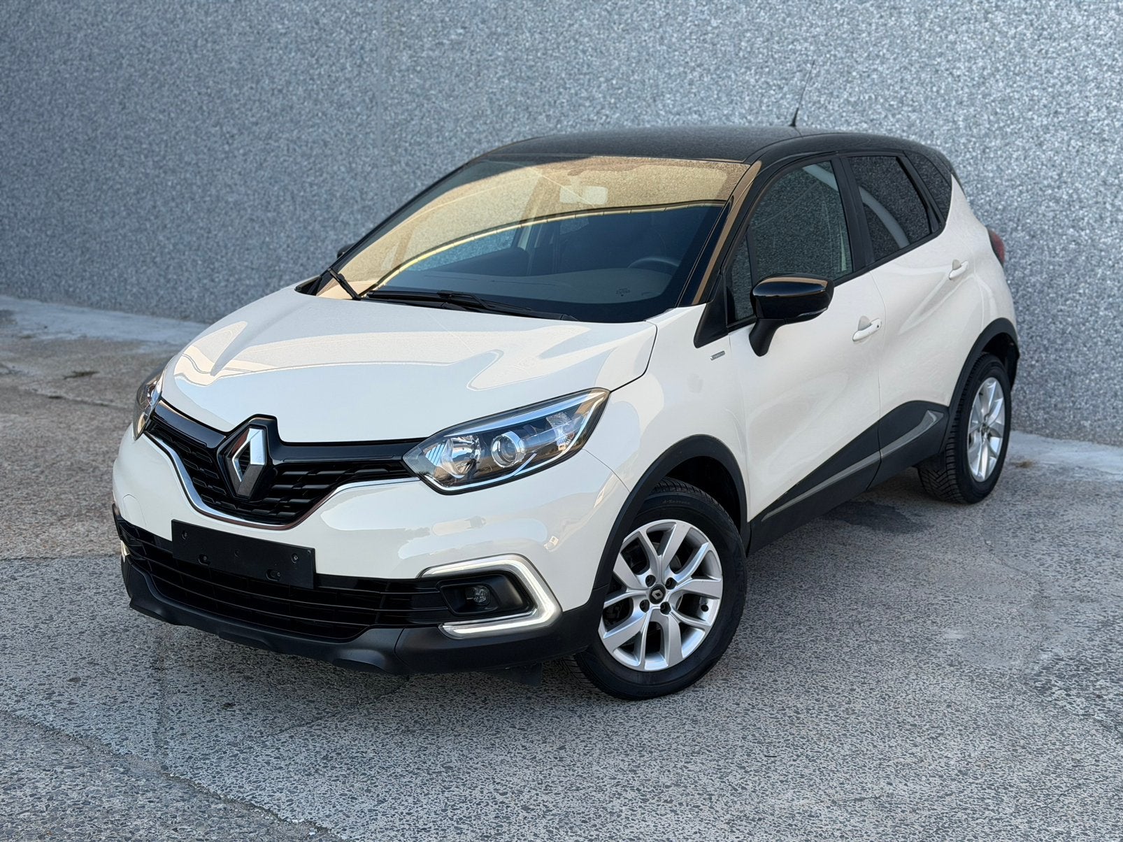 Renault Captur Limited 1.5DCI 90PK Navi - Airco - Euro 6!, Voorwielaandrijving, Stof, 4 cilinders, 110 g/km