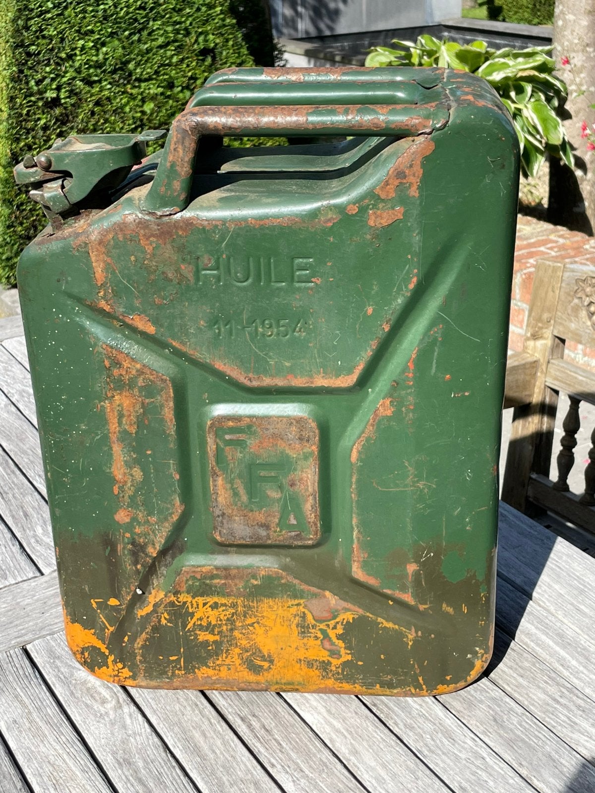 Metalen jerrycan, Ophalen, Landmacht