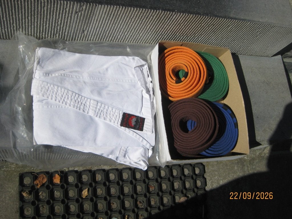 Kimono, Sports & Fitness, Enlèvement, Comme neuf, Karaté, Vêtements d'arts martiaux