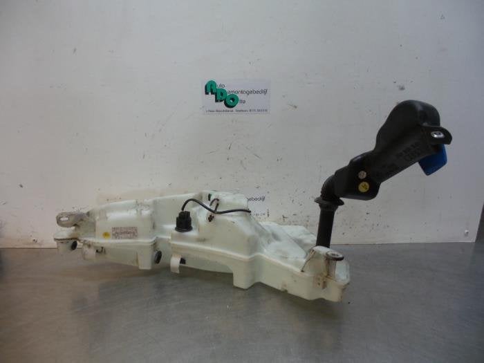 Ruitensproeiertank voor van een Audi A6 (A6 04-), Auto-onderdelen, Ruiten en Toebehoren, Audi, Gebruikt, Ophalen of Verzenden