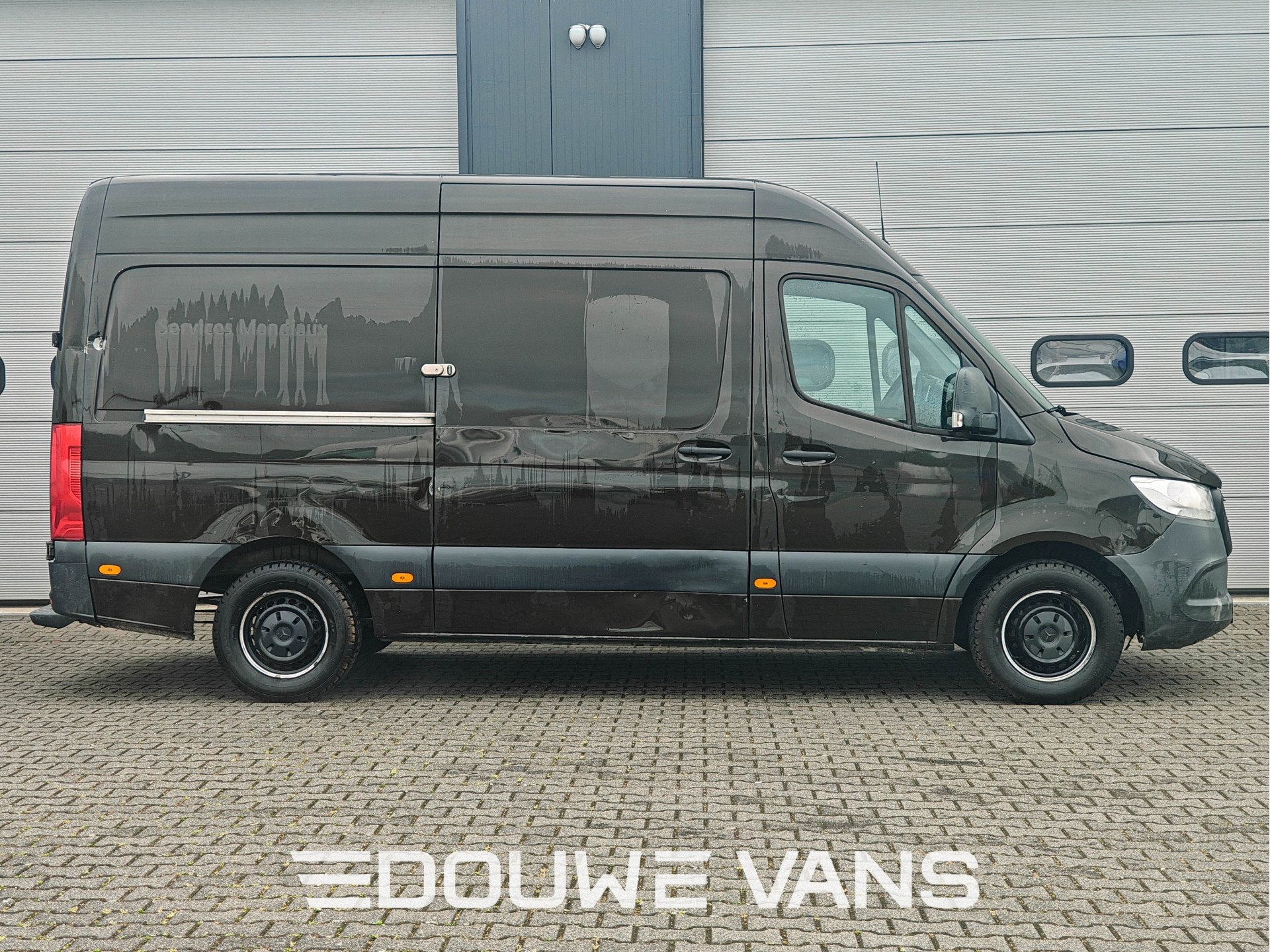 Mercedes-Benz Sprinter 314 L2H2 Camera MBUX Airco EXPORT Kup, Auto's, Bestelwagens en Lichte vracht, Gebruikt, Euro 6, Bruin, Mercedes-Benz