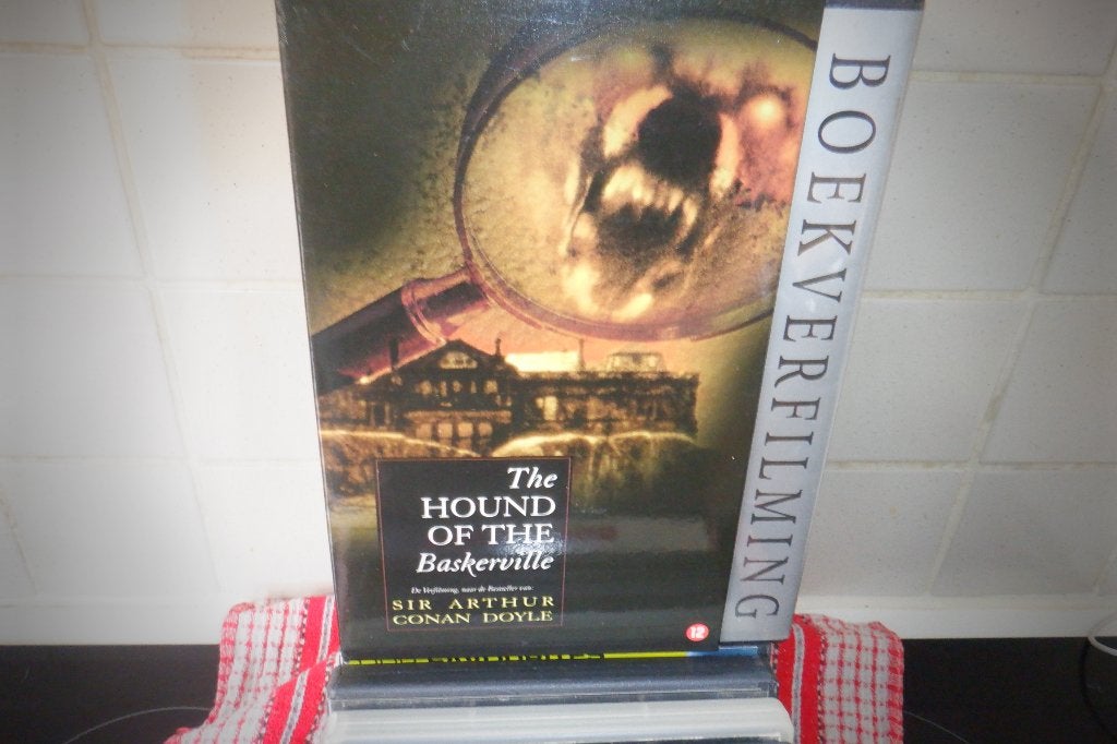 DVD The Hound Of Baskerville., CD & DVD, DVD | Thrillers & Policiers, Comme neuf, Détective et Thriller, À partir de 12 ans, Enlèvement ou Envoi