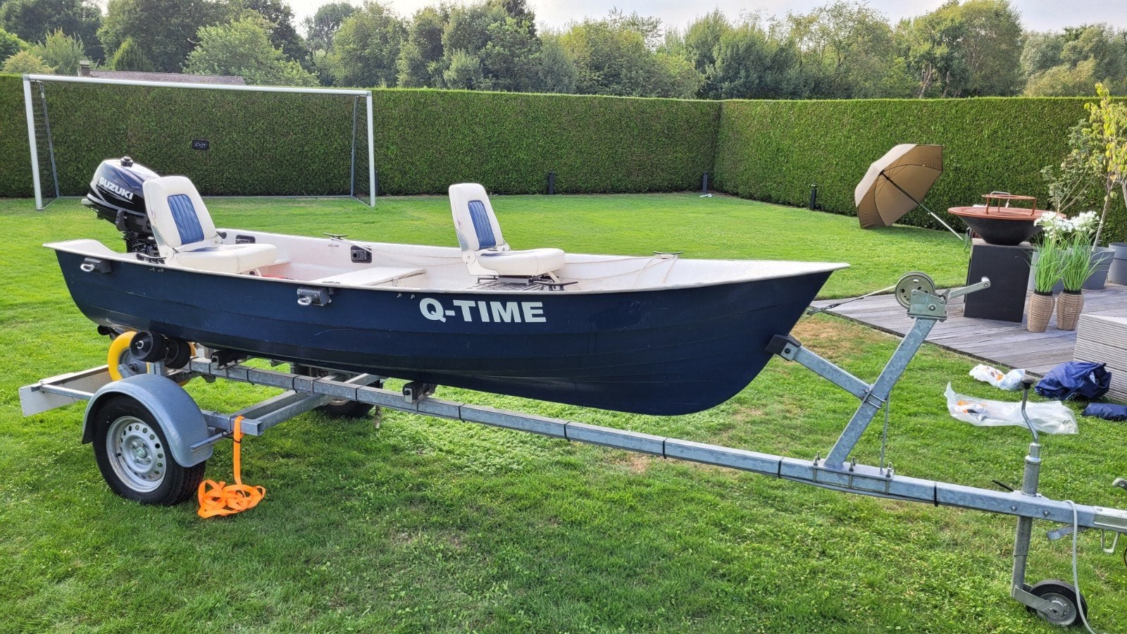 bateau de pêche, bateau de plaisance avec un très bon moteur, Sports nautiques & Bateaux, Enlèvement, Comme neuf