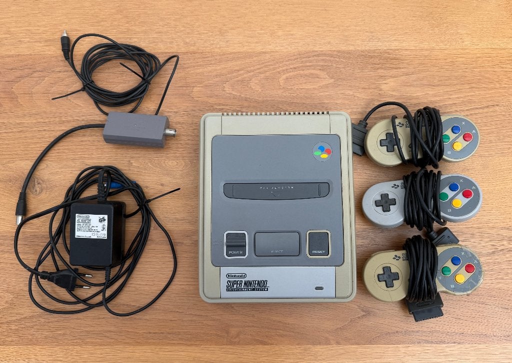 Console SNES, Games en Spelcomputers, Ophalen, Gebruikt, Met 2 controllers