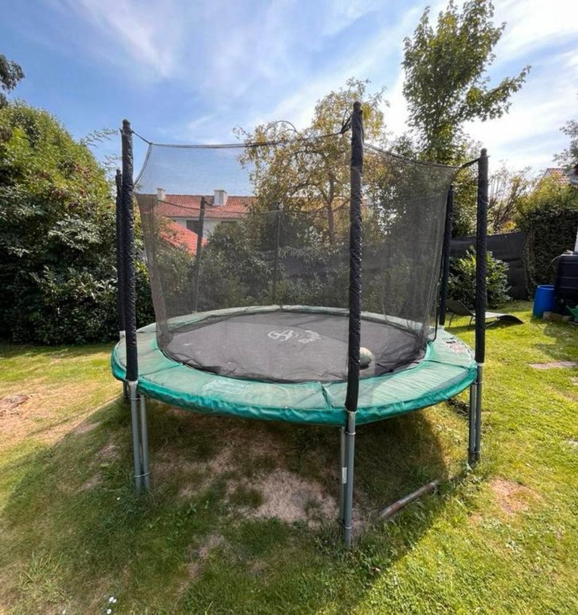 Grand trampoline Skyline, Enlèvement, Utilisé