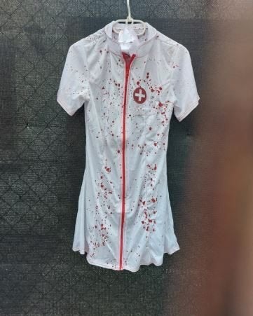 Halloween, Zombie nurse + oorbellen als nieuw, Kleding | Dames, Ophalen of Verzenden, Zo goed als nieuw, Kleding, ANDERE