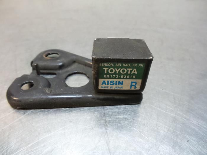 Airbag Sensor van een Toyota Yaris (Yaris 1 00-), Gebruikt, -, -, Ophalen of Verzenden