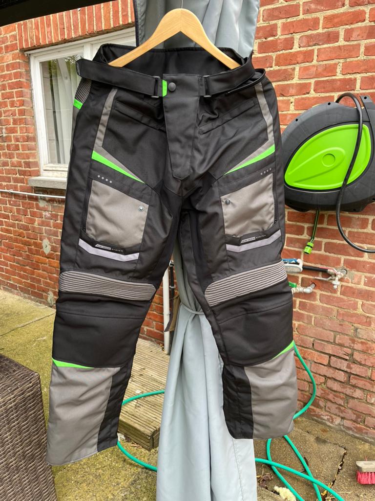 Kawasaki toerder broek, Ophalen