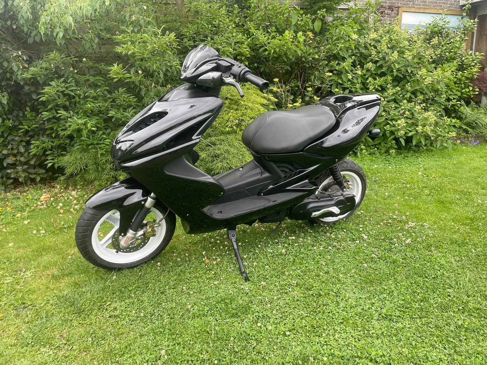 Yamaha aerox 2t in nieuwstaat Bklasse, Vélos & Vélomoteurs, Scooters | Yamaha, Enlèvement ou Envoi, Comme neuf, Électrique, Aerox