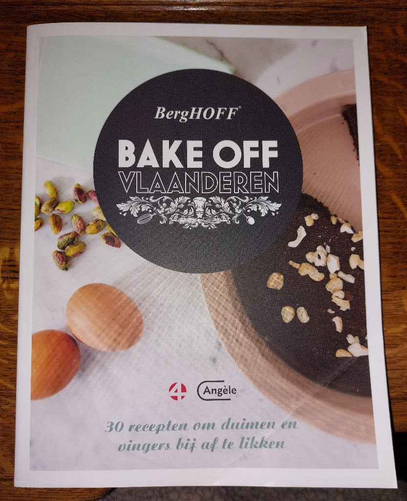 Bake Off Vlaanderen receptenboek (30 recepten), Boeken, Ophalen of Verzenden, Gelezen, Taart, Gebak en Desserts
