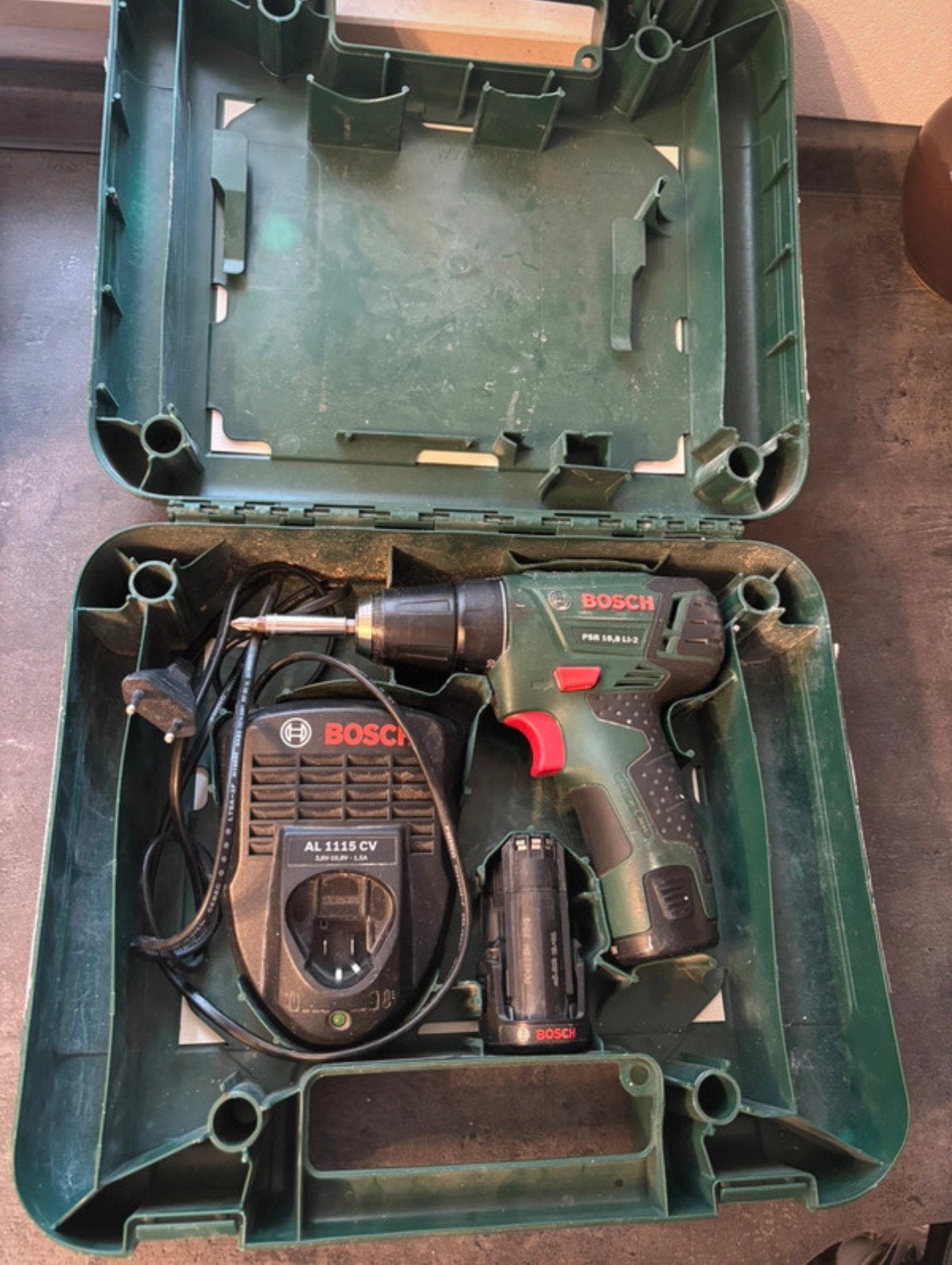 Perceuse-visseuse Bosch PSR 10,8 LI-2 avec coffret, Enlèvement ou Envoi, Comme neuf, Perceuse
