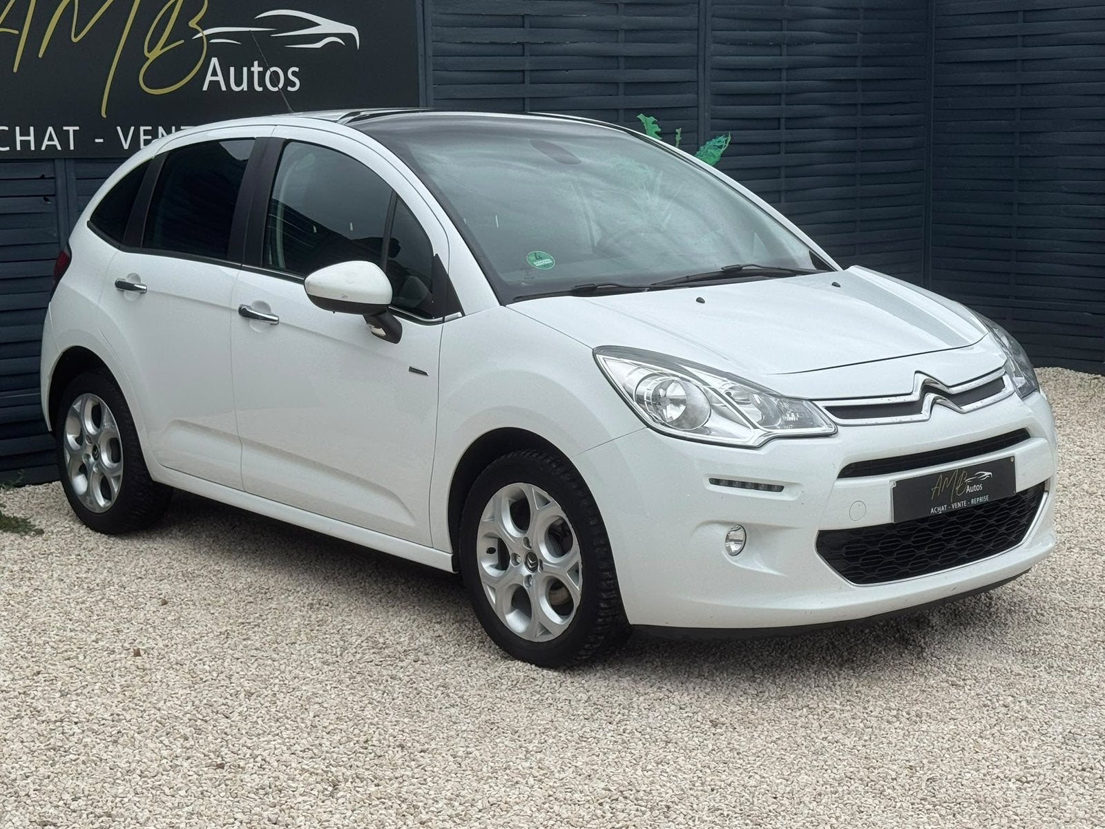 Citroen C3 2015 1.2i EXLCUSIVE */*BOITE AUTO+GPS, Autos, Achat, Euro 6, Entreprise, Carnet d'entretien
