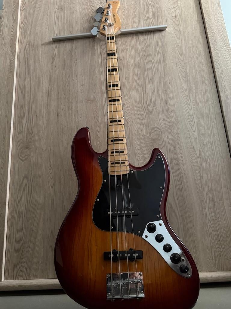 Sire Marcus Miller V7 – État comme neuf, Musique & Instruments, Instruments à corde | Guitares | Électriques, Comme neuf, Solid body