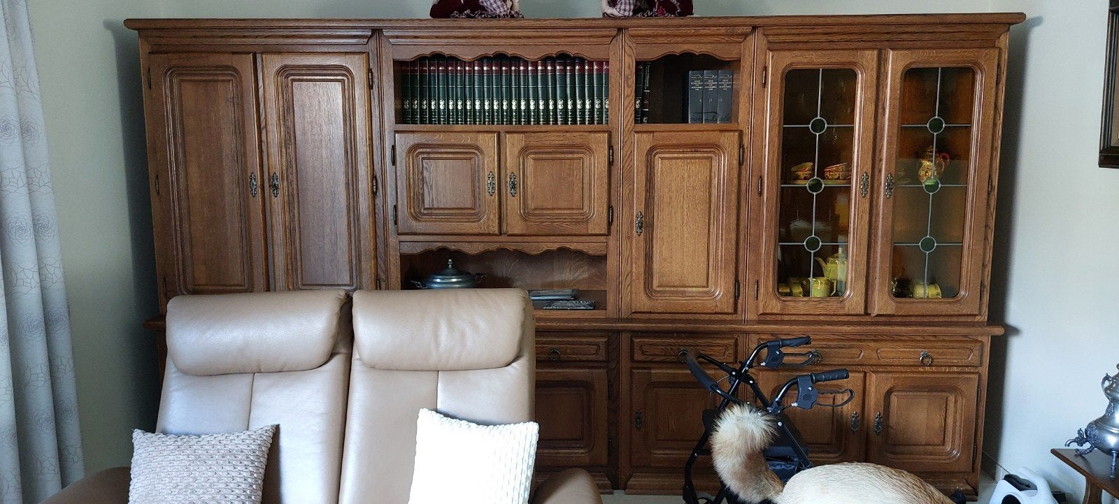 wandkast ,barkast,tafel en 6 stoelen, Huis en Inrichting, Ophalen