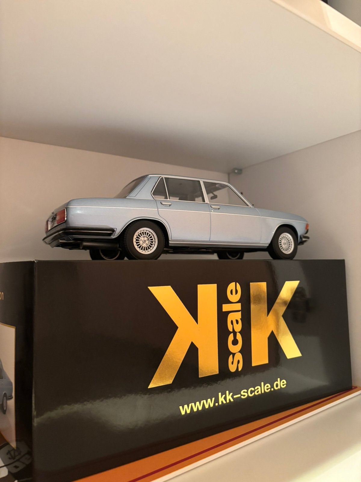 BMW 3.0S E3 2. Scale 1:18, Hobby en Vrije tijd, Ophalen of Verzenden, Zo goed als nieuw