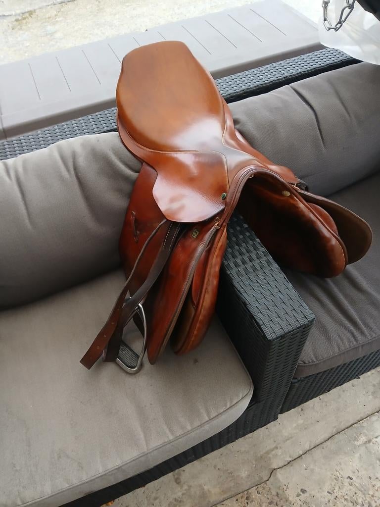 Stubbe springzadel, Dieren en Toebehoren, Paarden en Pony's | Zadels, Ophalen