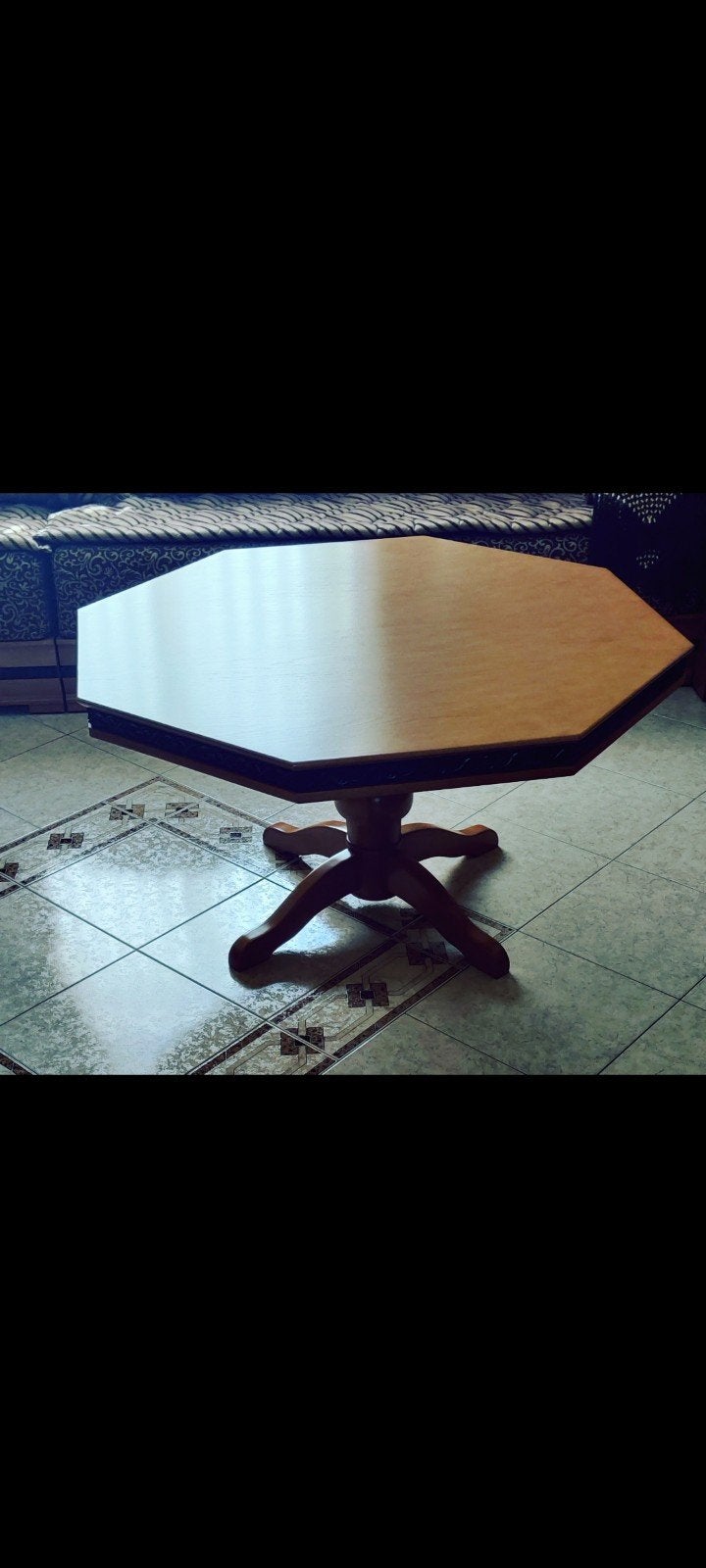 Table de forme octogonal en bois solide, Ophalen