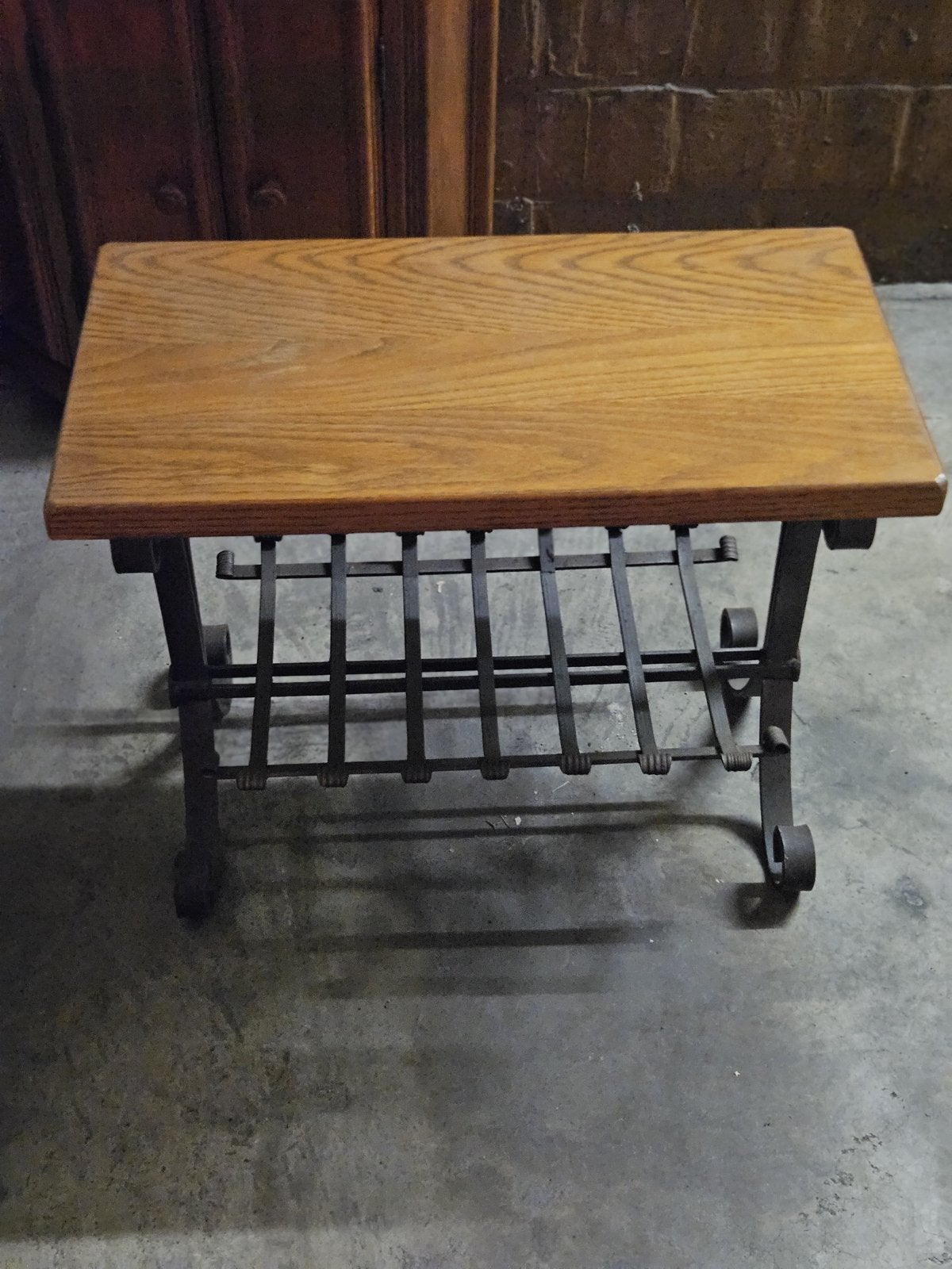 Table basse en fer forgé et plateau en bois, Enlèvement