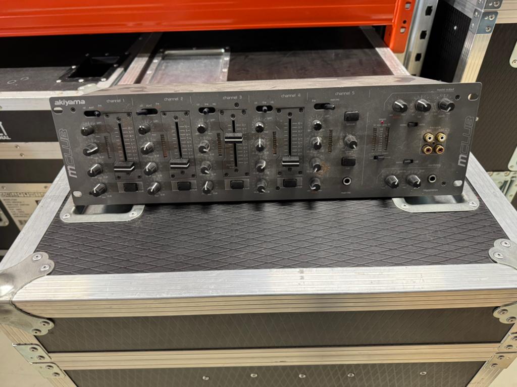 19 INCH MIXER (te testen), Muziek en Instrumenten, Behuizingen en Koffers, Ophalen, Zo goed als nieuw