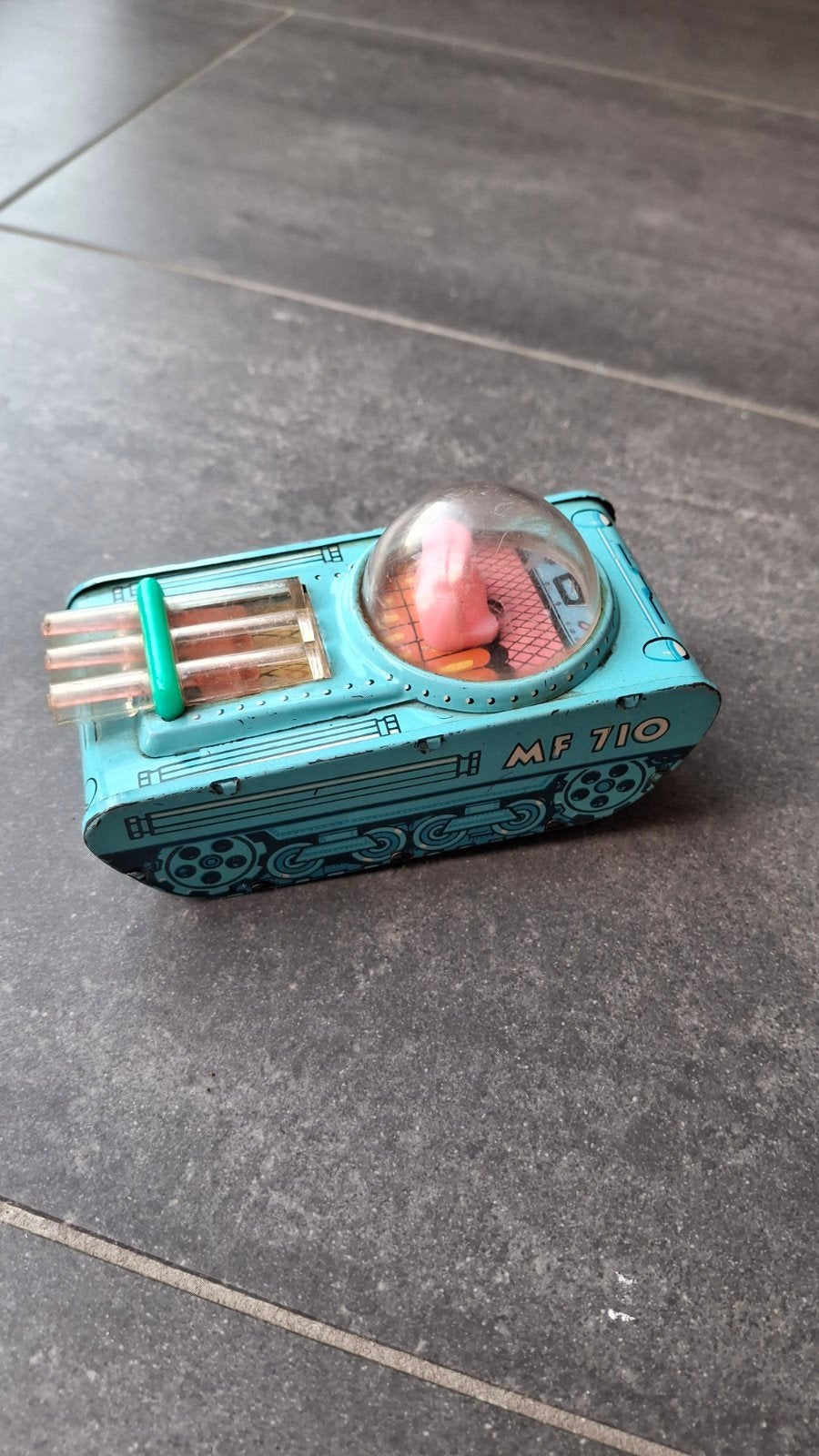 MF-710 tank, Antiek en Kunst, Ophalen of Verzenden