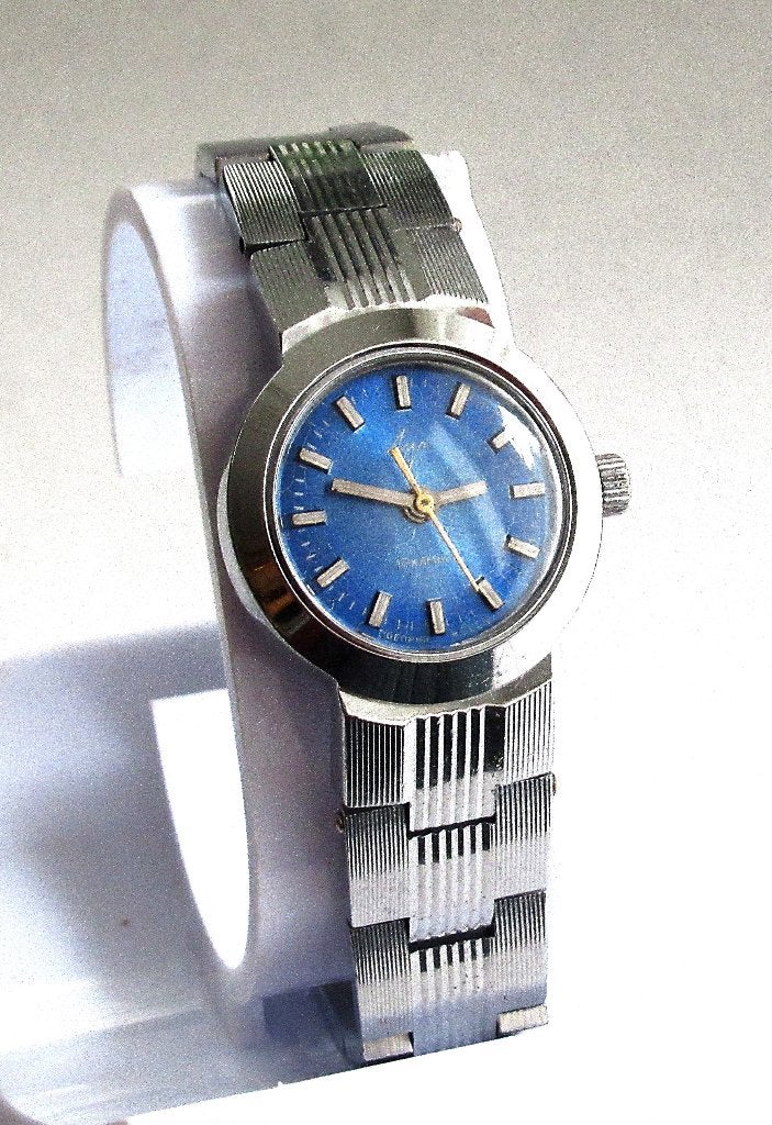 Montre mécanique vintage LUCH pour femme URSS des années 70., Enlèvement ou Envoi, Comme neuf