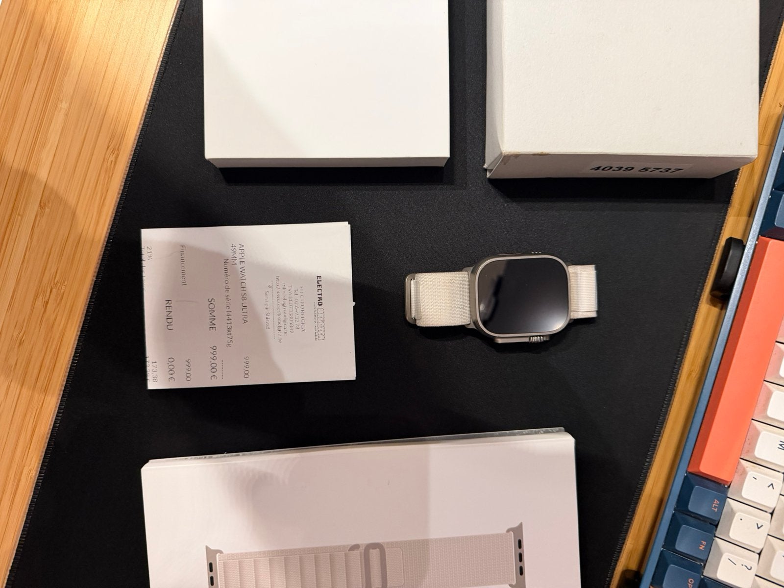 Apple Watch Ultra – Excellent état – Complète avec boîte, Bijoux, Sacs & Beauté, Montres connectées, Enlèvement, État, Comme neuf