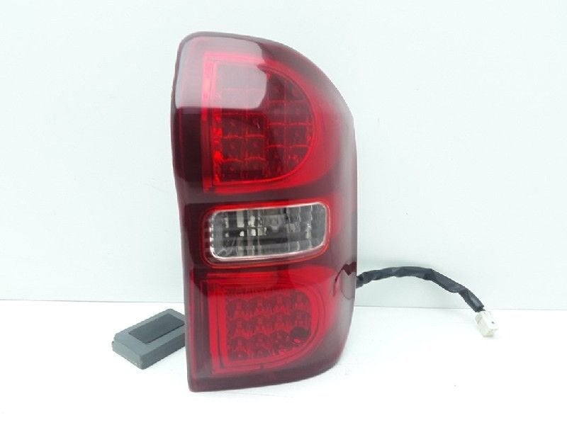 FEU ARRIÈRE DROIT Toyota RAV4 (A2) (|8155142060|), Kundenbetreuung@toyota.de, Toyota, Utilisé, Toyota-Allee 2
50858  Köln, DE