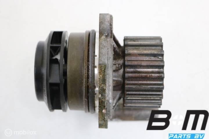 Waterpomp VW Passat B7 1.6 TDI CAYC 03L121019, Utilisé