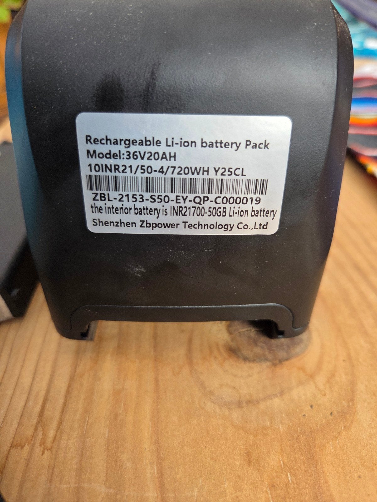Nouvelle batterie de vélo 36V20AH avec chargeur.
