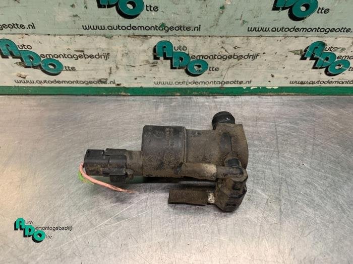 Ruitensproeierpomp voor van een Citroen C2 (C2 03-), Gebruikt, -, Ophalen of Verzenden, -
