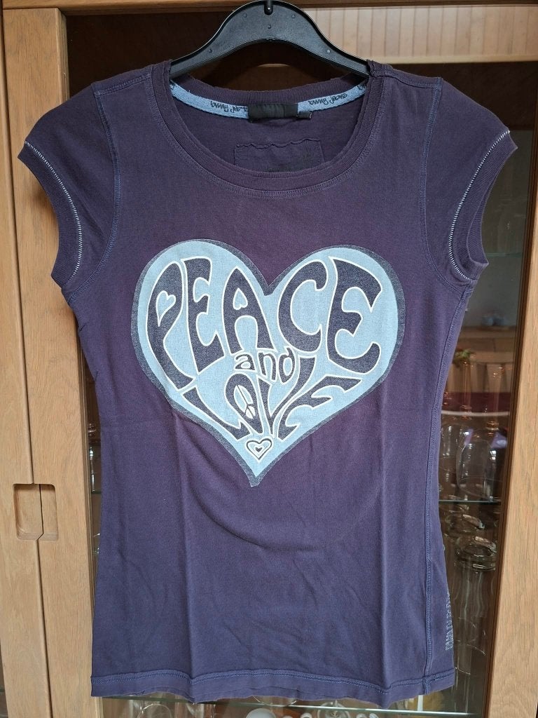 Mode Broadway : t-shirt violet foncé avec imprimé (XS), Manches courtes, Enlèvement ou Envoi, Taille 34 (XS) ou plus petite, Porté