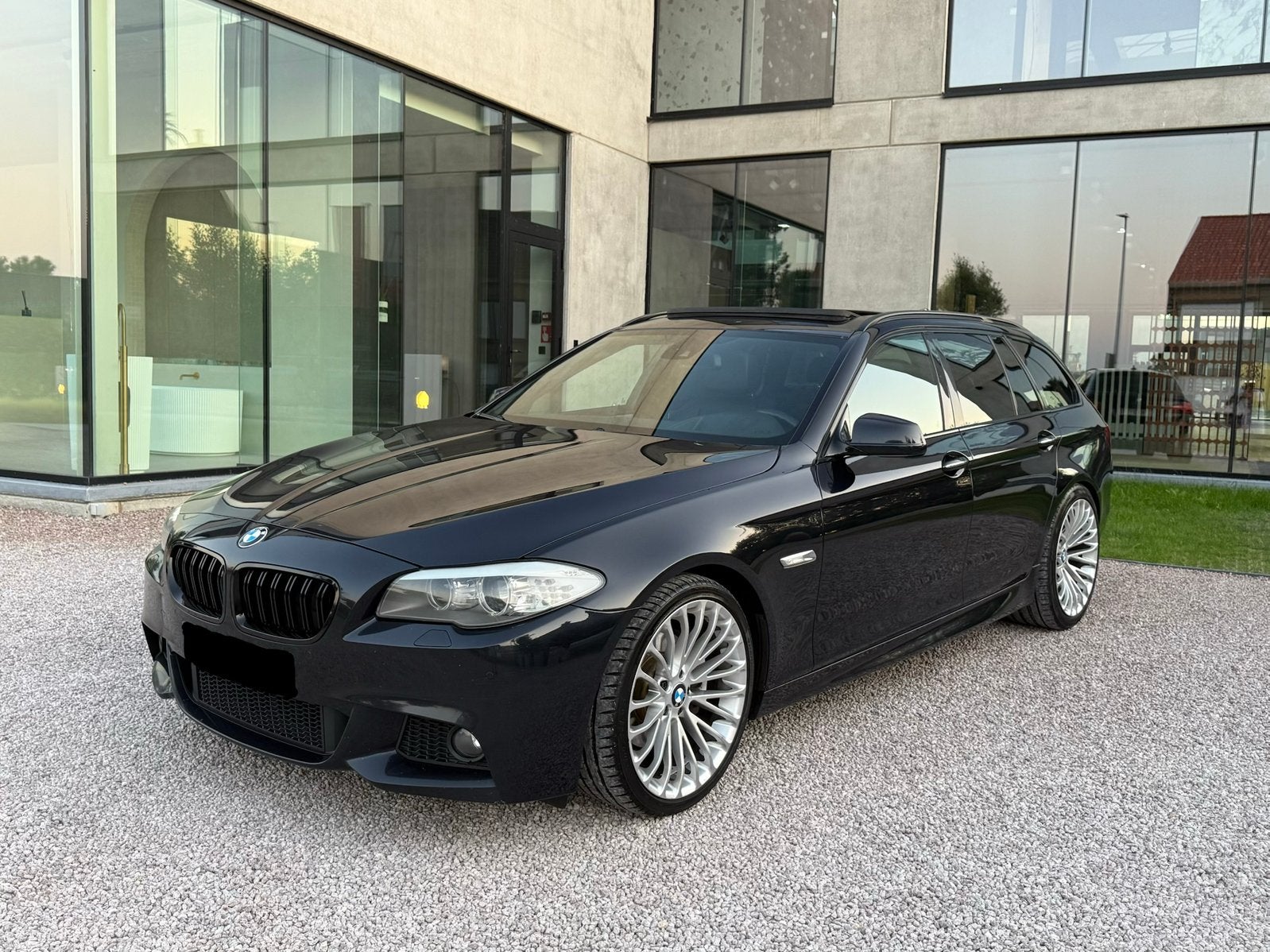 BMW 520D F11 Pack-M 240pk 2012 Euro5 full optie, Autos, Cuir, Euro 5, Carnet d'entretien, Noir