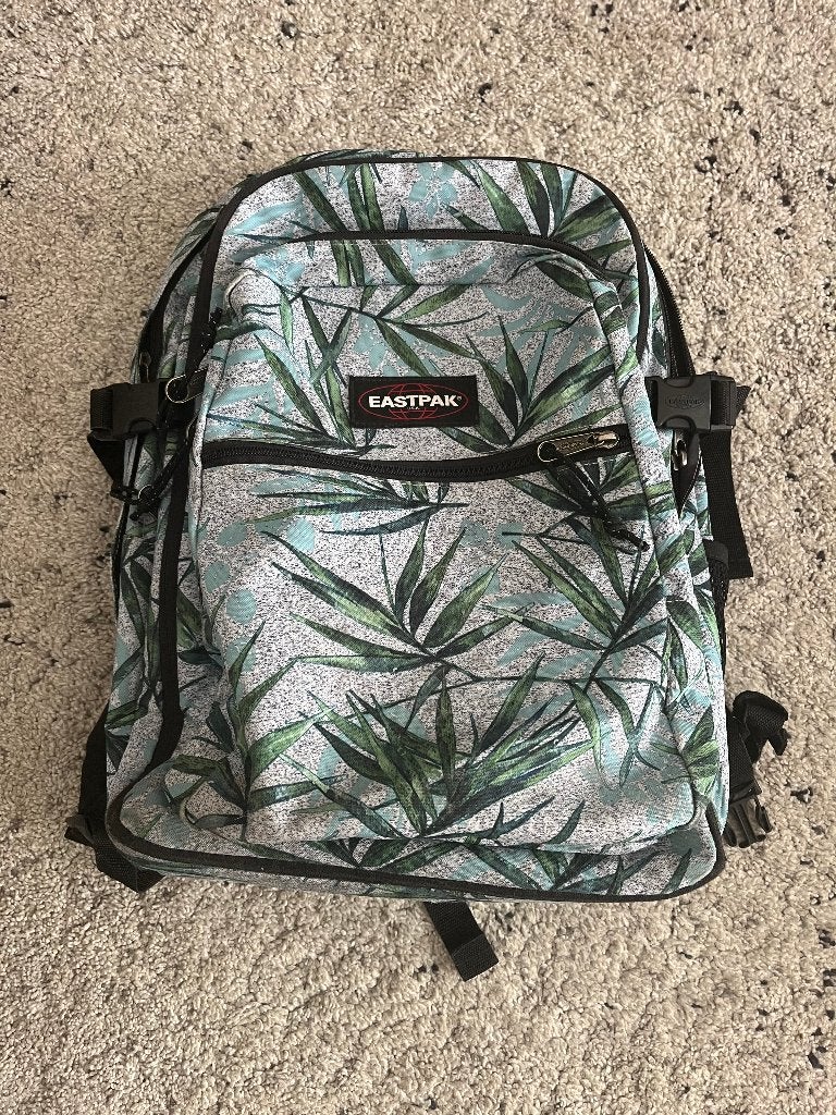 Eastpak rugzak, Handtassen en Accessoires, Tassen | Rugtassen, 25 tot 40 cm, Zo goed als nieuw, Eastpak, Ophalen