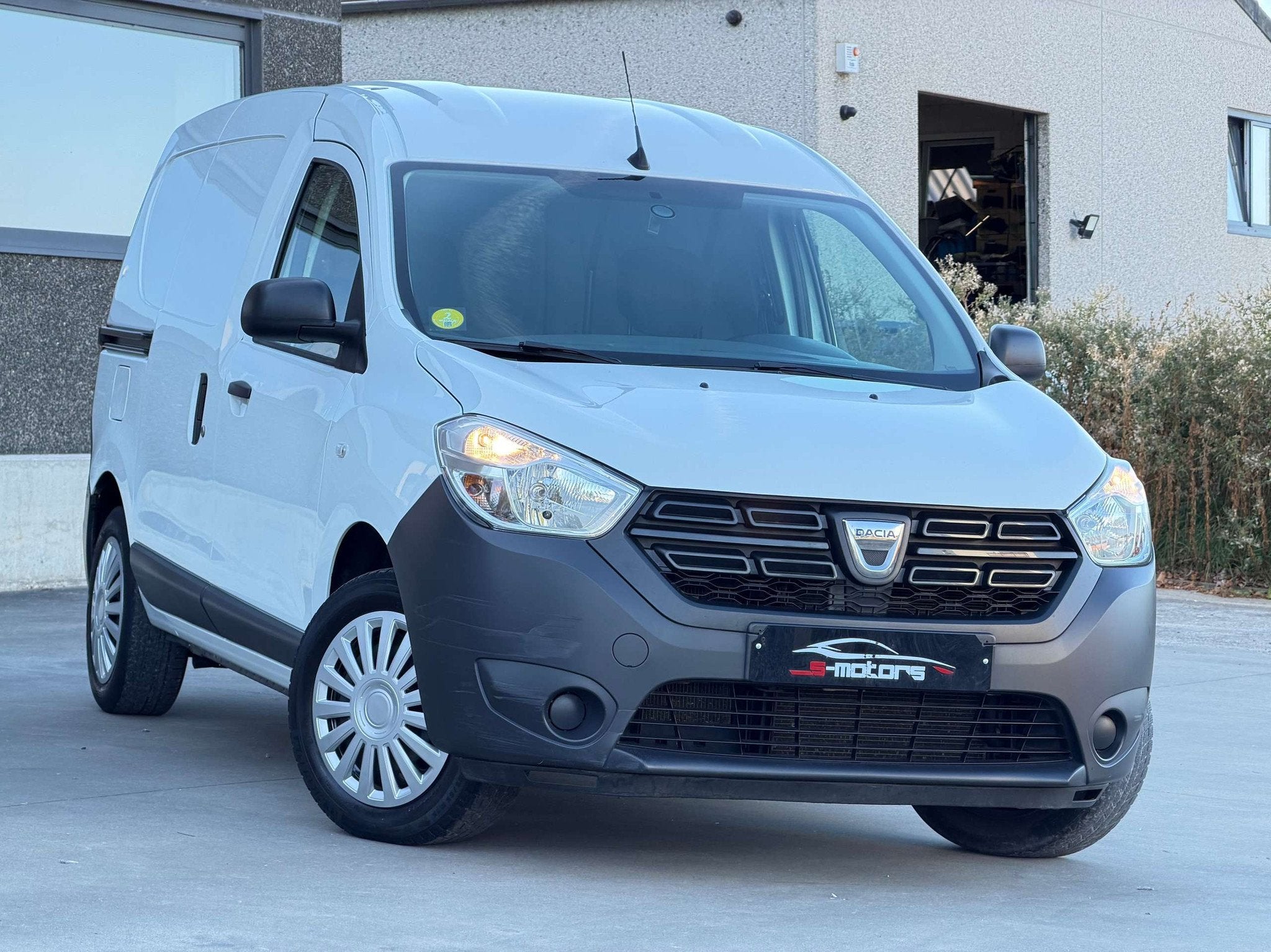 Dacia Dokker * UTILITAIRE * AIRCO * GARANTIE 1AN (bj 2020), Auto's, Stof, Gebruikt, Euro 6, 4 cilinders
