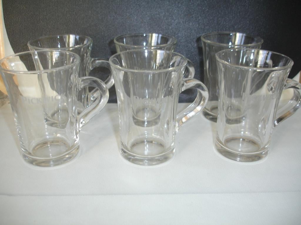 6 theetassen van Pickwick in glas, Ophalen of Verzenden, Zo goed als nieuw, Glas, Kop(pen) en/of Schotel(s)