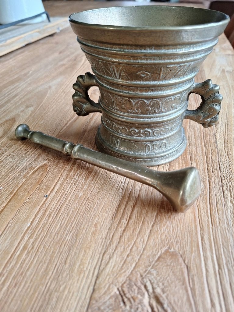 Vijzel en stamper, Ophalen