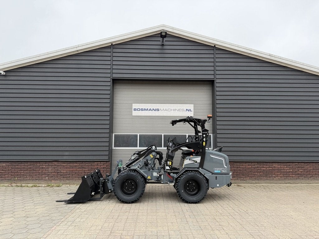 Giant G2700 HD X-TRA + GRIJS minishovel / kniklader NIEUW, Tobroco, Info@tobroco.nl, Sprendlingenstraat 57
5061 KM  Oisterwijk, NL