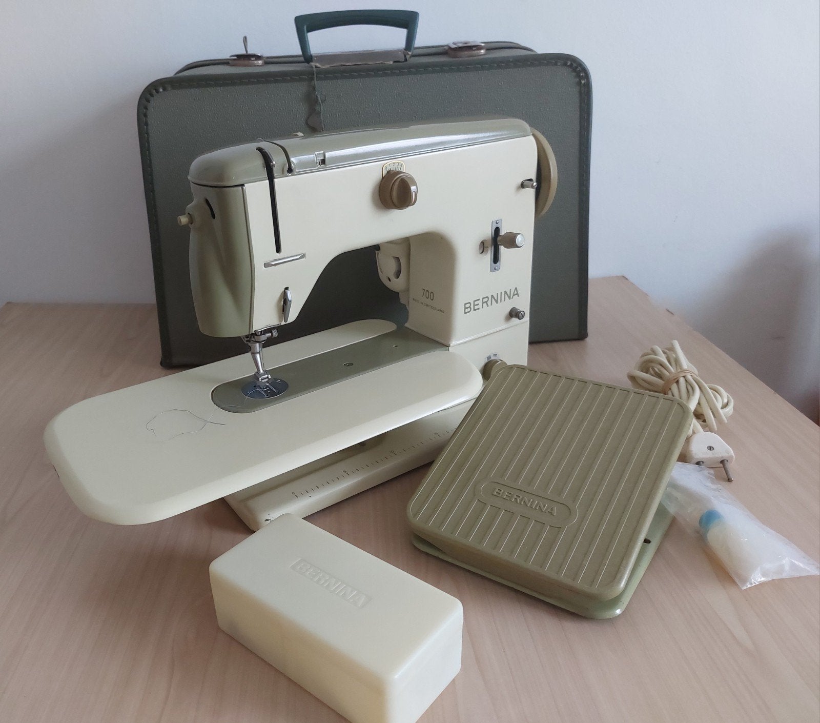 Machine à coudre BERNINA, Hobby & Loisirs créatifs, Machines à coudre & Accessoires, Enlèvement, Machine à coudre, Bernina
